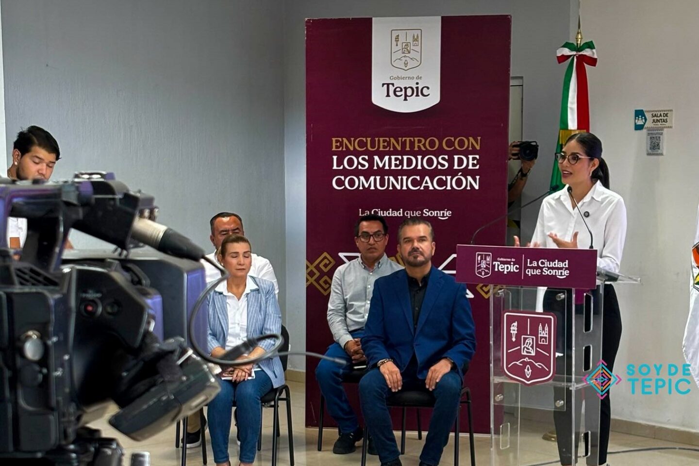 Geraldine Ponce anuncia rehabilitación de la calle principal en Pochotitán y más de 60 obras en Tepic